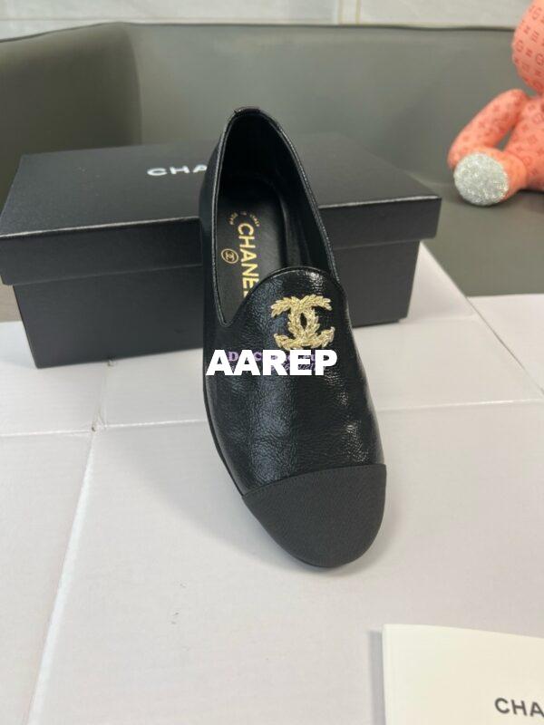Replica Chanel 24SS Lambskin & Suede Loafers with Golden Wheat Sprig Logo G39318 Black 10
