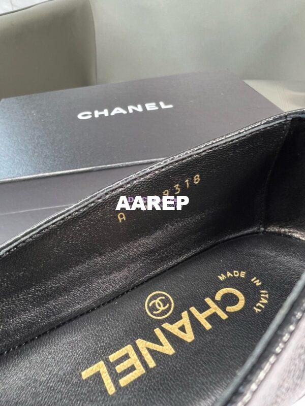 Replica Chanel 24SS Lambskin & Suede Loafers with Golden Wheat Sprig Logo G39318 Black 14