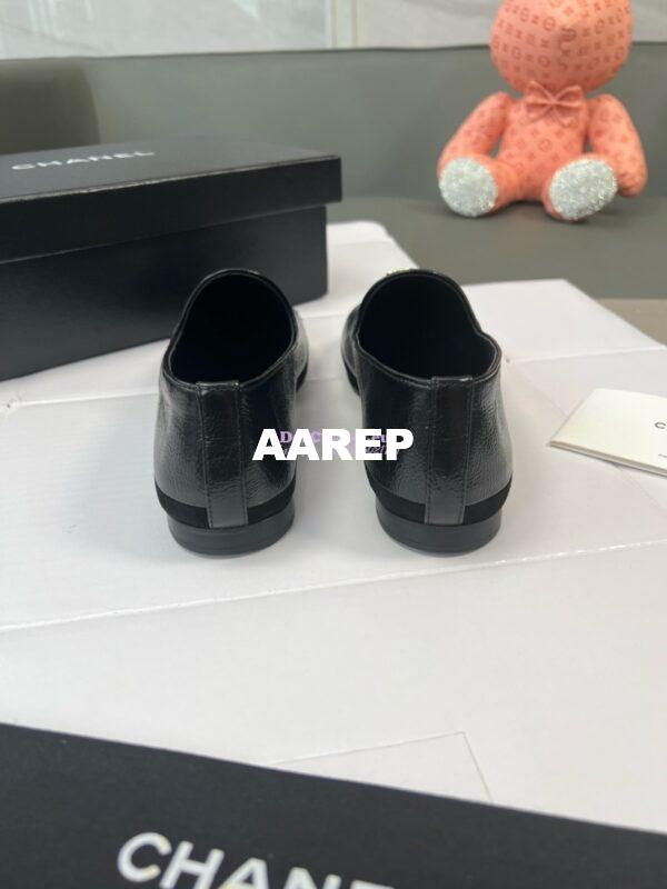 Replica Chanel 24SS Lambskin & Suede Loafers with Golden Wheat Sprig Logo G39318 Black 17