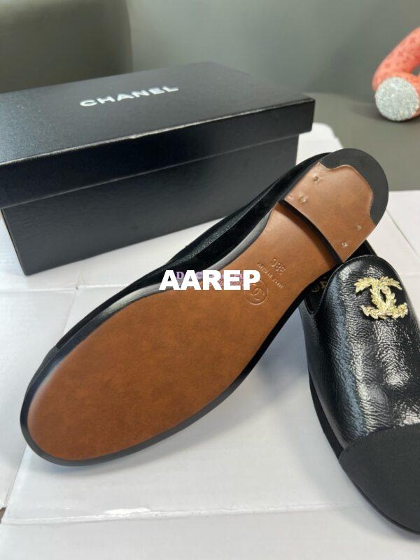 Replica Chanel 24SS Lambskin & Suede Loafers with Golden Wheat Sprig Logo G39318 Black 18
