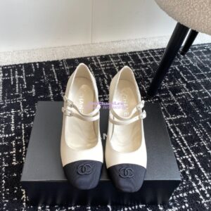 Replica Chanel 24SS Mary Janes Pumps Lambskin & Grosgrain G45696 Creme Black 2