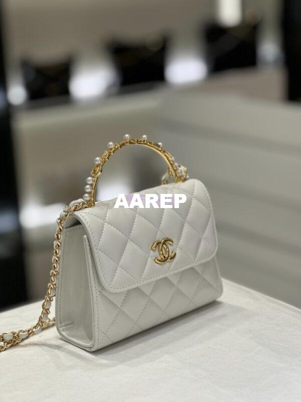 Replica Chanel Lambskin Clutch With Chain with Imitation Pearls & Enamel AP3513 White 5