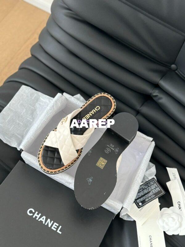 Replica Chanel 24SS Quilted Lambskin Mules Woven Chain CC Sandals G45672 15mm 45mm White 8