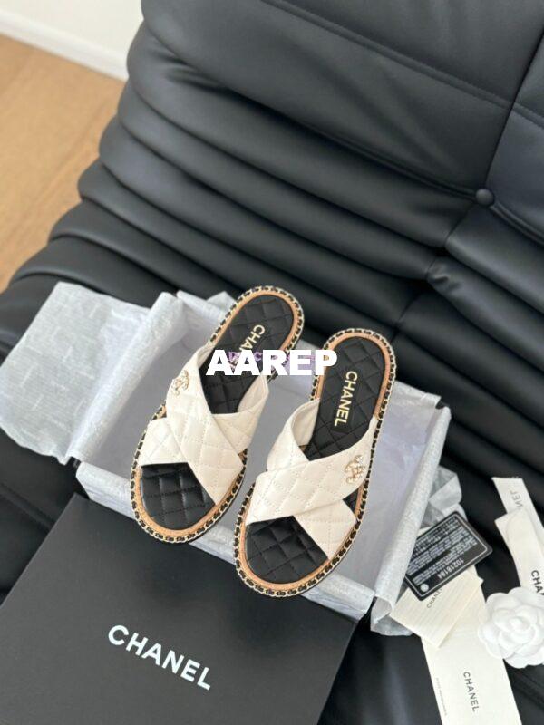 Replica Chanel 24SS Quilted Lambskin Mules Woven Chain CC Sandals G45672 15mm 45mm White 9