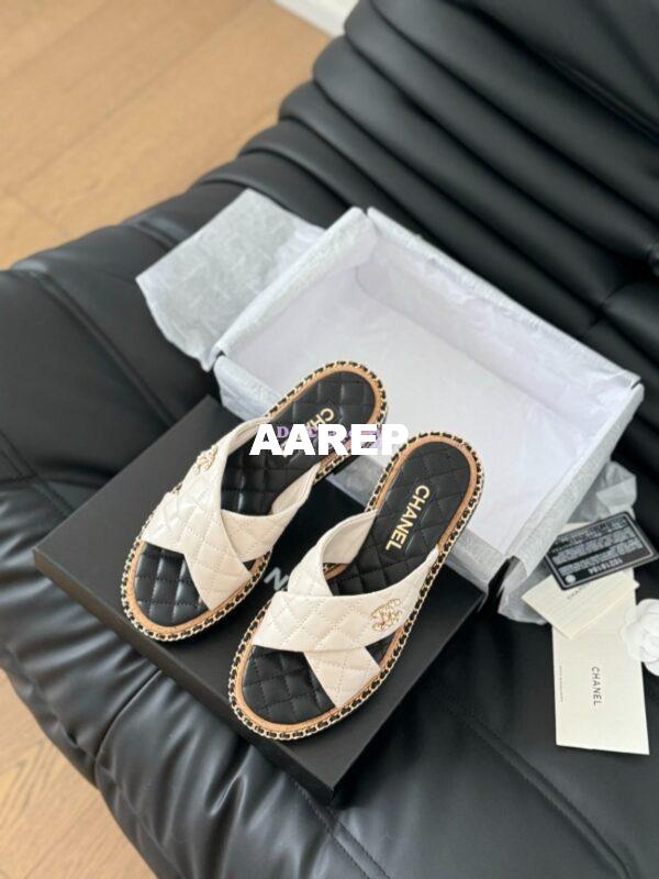 Replica Chanel 24SS Quilted Lambskin Mules Woven Chain CC Sandals G45672 15mm 45mm White 11