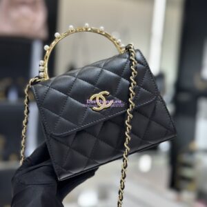 Replica Chanel Lambskin Clutch With Chain with Imitation Pearls & Enamel AP3513 Black 2