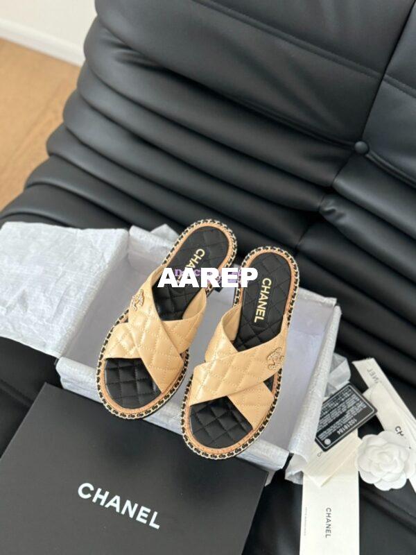 Replica Chanel 24SS Quilted Lambskin Mules Woven Chain CC Sandals G45672 15mm 45mm Beige 3