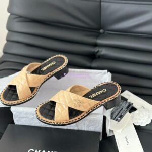 Replica Chanel 24SS Quilted Lambskin Mules Woven Chain CC Sandals G45672 15mm 45mm Beige 2