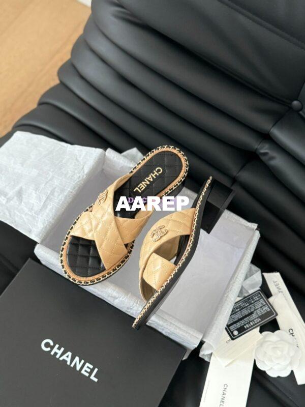 Replica Chanel 24SS Quilted Lambskin Mules Woven Chain CC Sandals G45672 15mm 45mm Beige 5