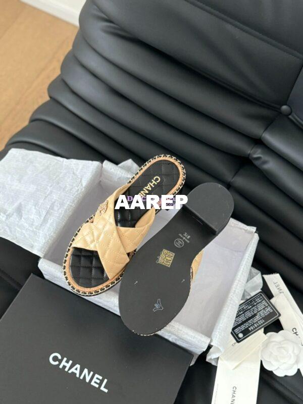 Replica Chanel 24SS Quilted Lambskin Mules Woven Chain CC Sandals G45672 15mm 45mm Beige 8