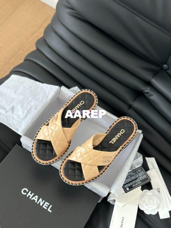 Replica Chanel 24SS Quilted Lambskin Mules Woven Chain CC Sandals G45672 15mm 45mm Beige 11