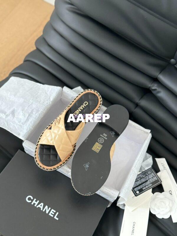 Replica Chanel 24SS Quilted Lambskin Mules Woven Chain CC Sandals G45672 15mm 45mm Beige 14
