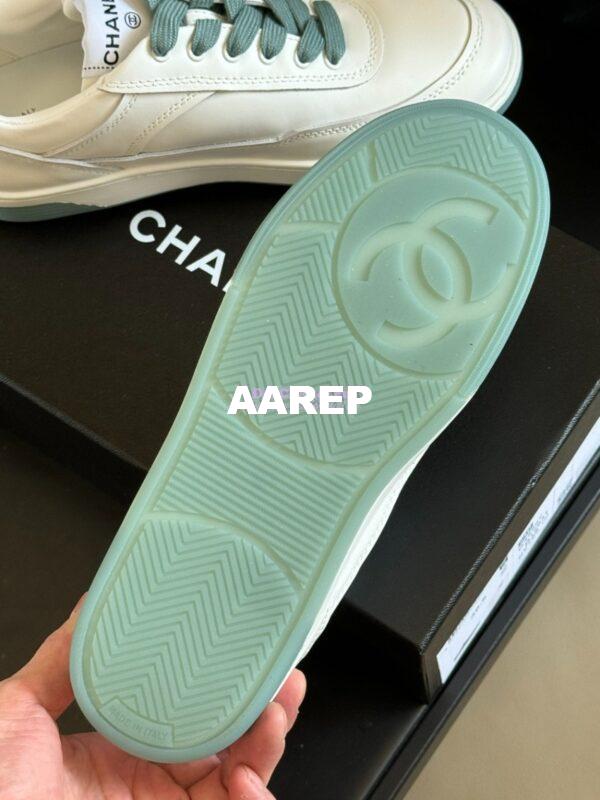 Replica Chanel 24P Calfskin Sneakers G39978 24