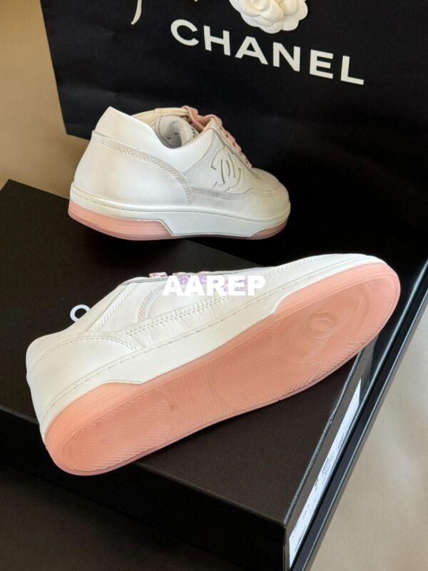 Replica Chanel 24P Calfskin Sneakers G39978 32