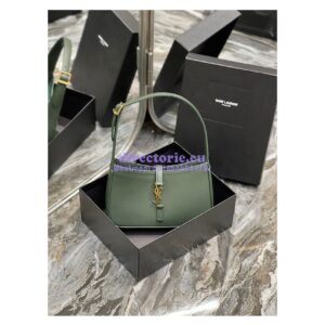 Replica YSL Saint Laurent Le 5 à 7 hobo bag in Vert Fonce calfskin Smooth leather