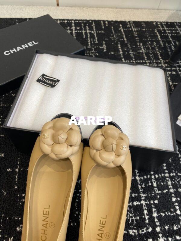 Replica Chanel Ballerina Camellia Balet Flat G29682 Beige Black 6