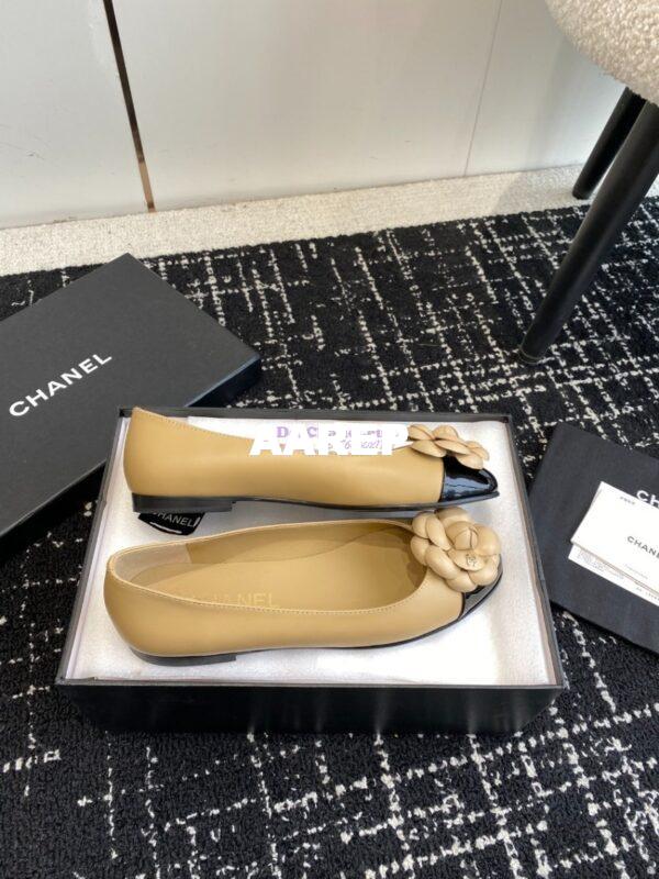 Replica Chanel Ballerina Camellia Balet Flat G29682 Beige Black 7