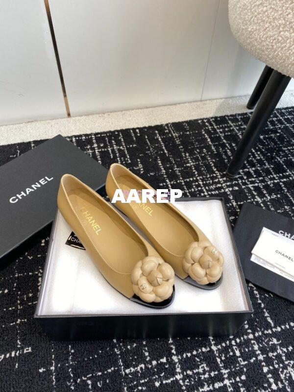 Replica Chanel Ballerina Camellia Balet Flat G29682 Beige Black 8