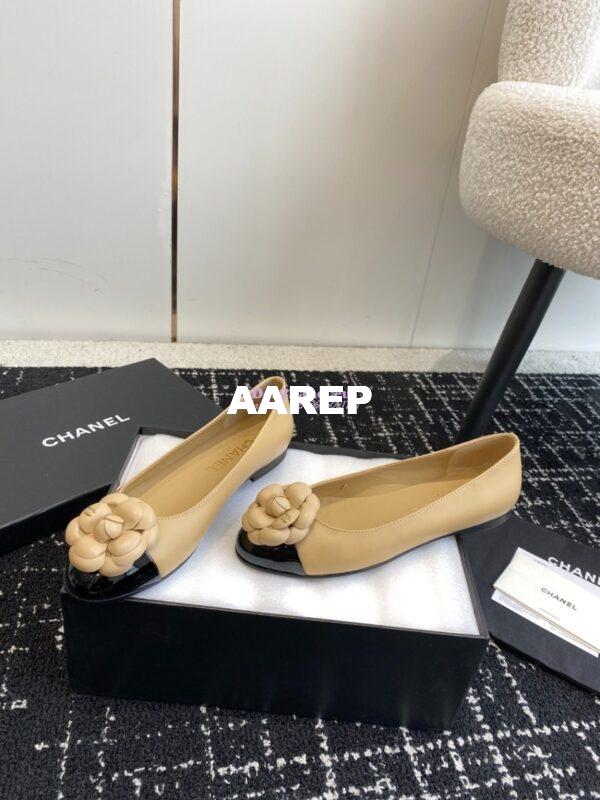 Replica Chanel Ballerina Camellia Balet Flat G29682 Beige Black 9