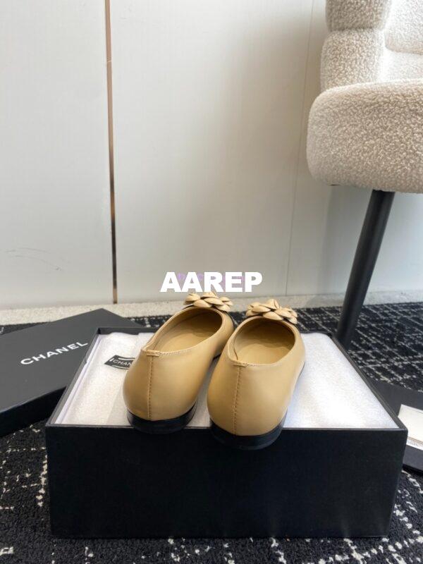 Replica Chanel Ballerina Camellia Balet Flat G29682 Beige Black 11