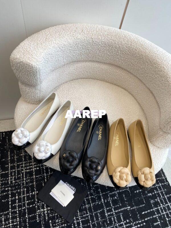 Replica Chanel Ballerina Camellia Balet Flat G29682 White Black 3