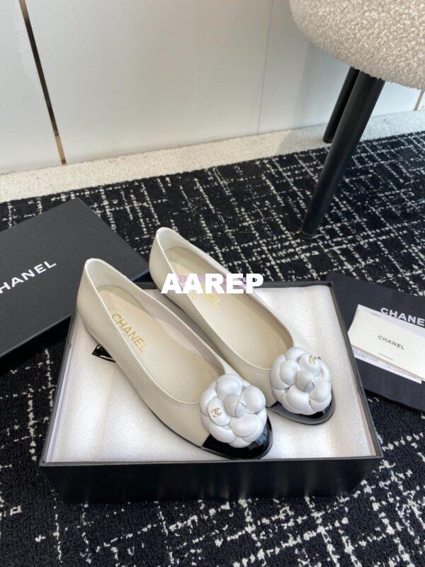 Replica Chanel Ballerina Camellia Balet Flat G29682 White Black 8