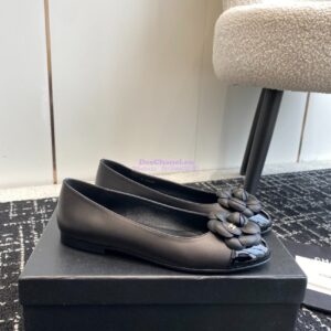 Replica Chanel Ballerina Camellia Balet Flat G29682 Black 2