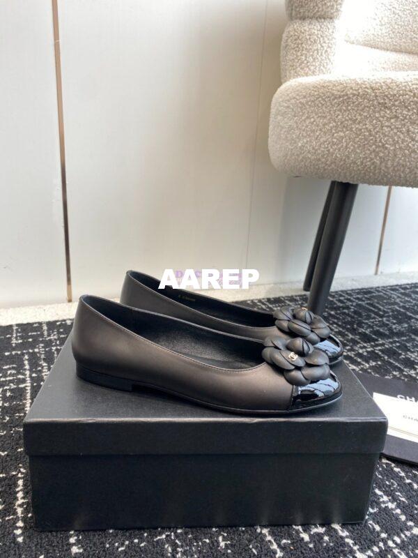 Replica Chanel Ballerina Camellia Balet Flat G29682 Black 2