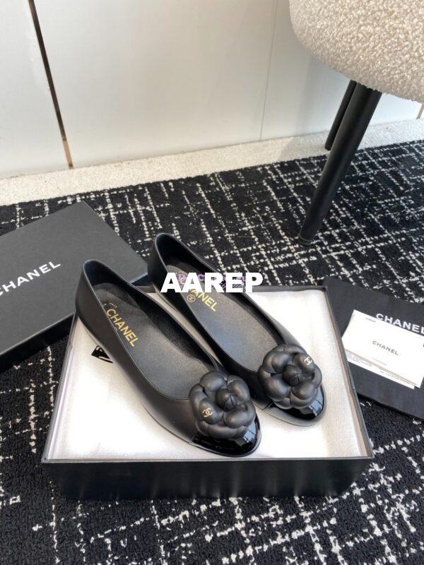 Replica Chanel Ballerina Camellia Balet Flat G29682 Black 3