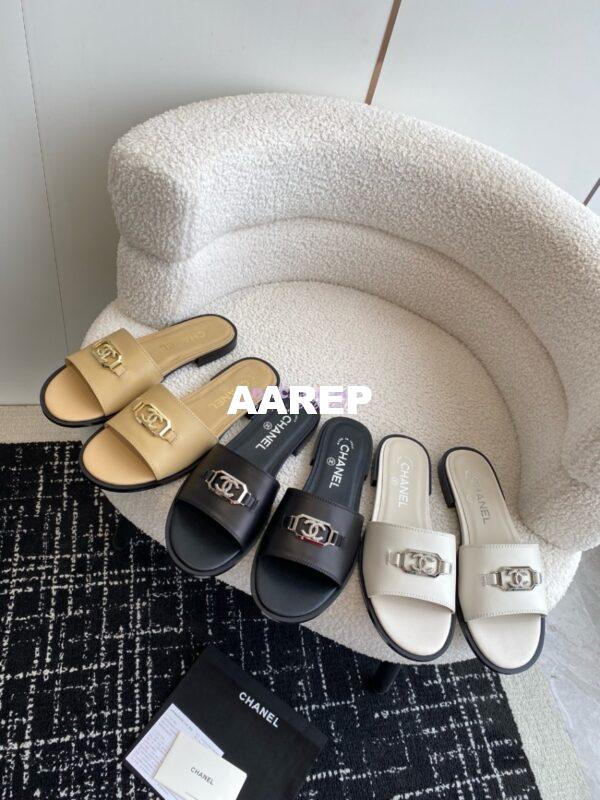 Replica Chanel 24C Shiny Calfskin Mules with metal logo G45172 3