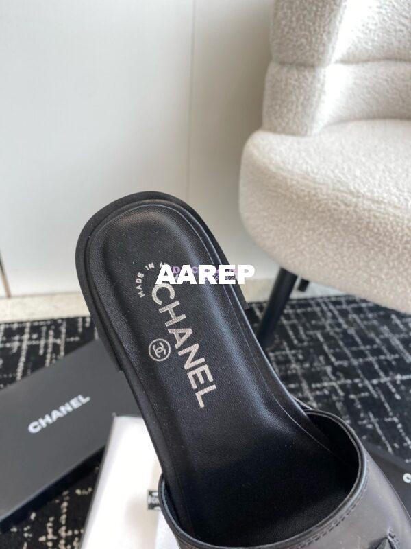 Replica Chanel 24C Shiny Calfskin Mules with metal logo G45172 12