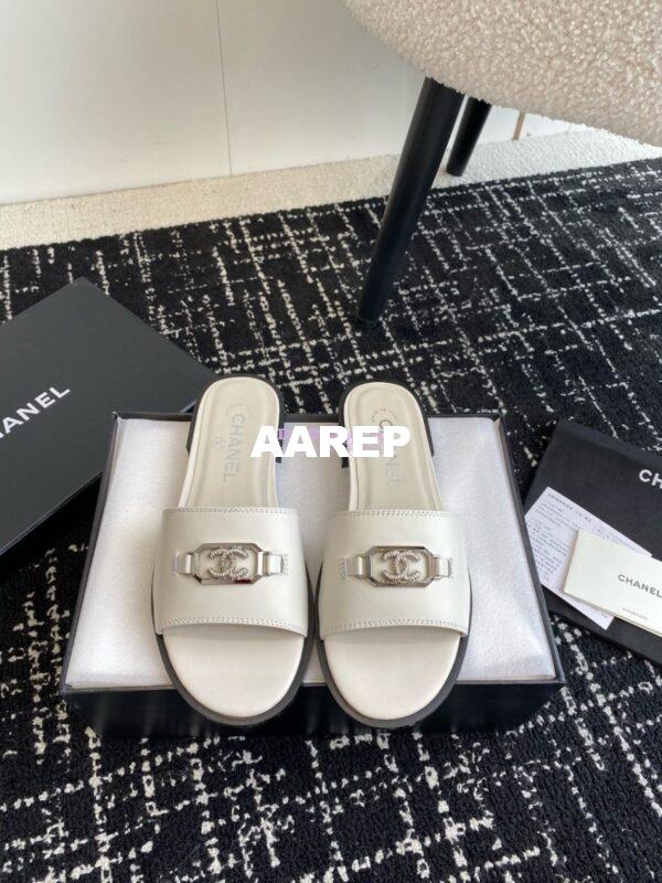 Replica Chanel 24C Shiny Calfskin Mules with metal logo G45172 14