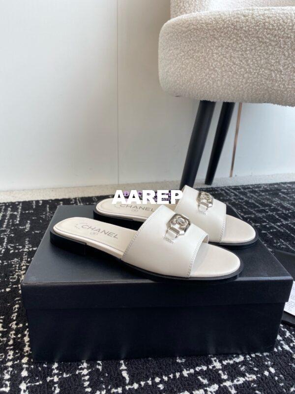 Replica Chanel 24C Shiny Calfskin Mules with metal logo G45172 15