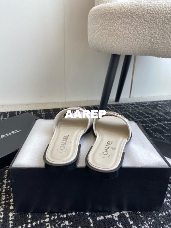 Replica Chanel 24C Shiny Calfskin Mules with metal logo G45172 19