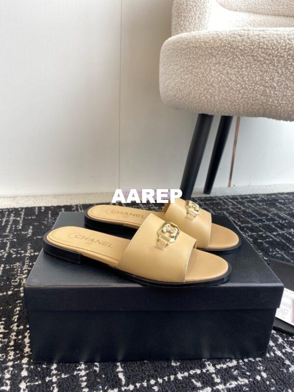 Replica Chanel 24C Shiny Calfskin Mules with metal logo G45172 22