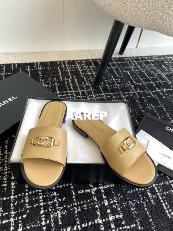 Replica Chanel 24C Shiny Calfskin Mules with metal logo G45172 23