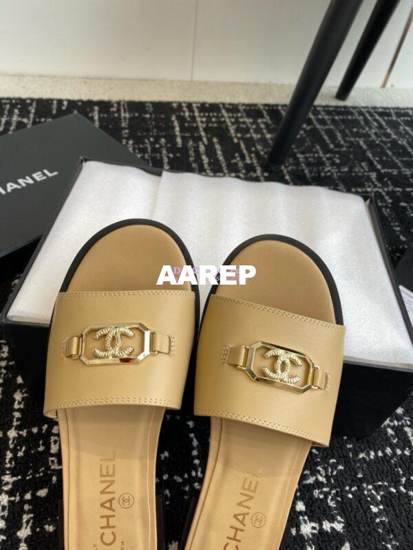 Replica Chanel 24C Shiny Calfskin Mules with metal logo G45172 25