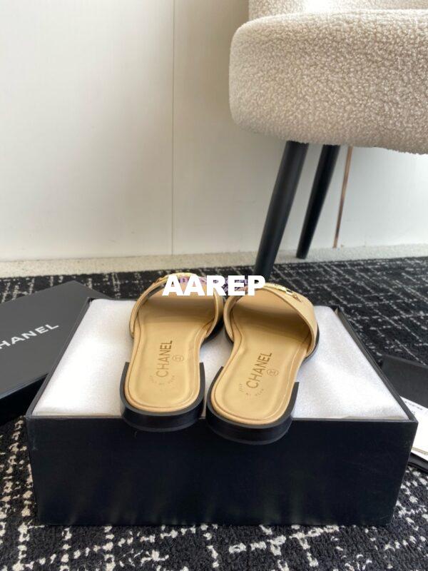 Replica Chanel 24C Shiny Calfskin Mules with metal logo G45172 26