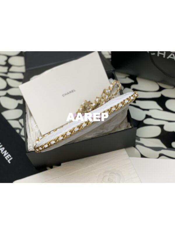 Replica Chanel Large Hobo Bag in Shiny Crumpled Lambskin AS4368 White 8