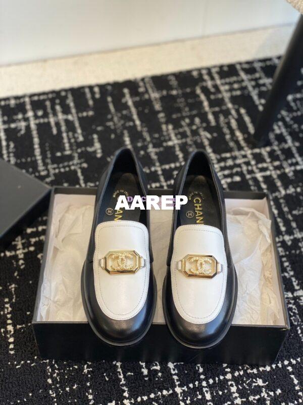 Replica Chanel CC Vintage Loafers G45166 10