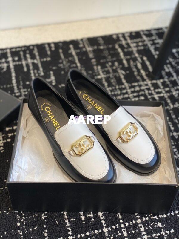 Replica Chanel CC Vintage Loafers G45166 12