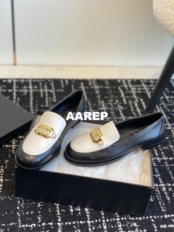 Replica Chanel CC Vintage Loafers G45166 14