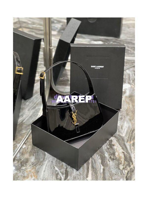 Replica YSL Saint Laurent Le 5 à 7 hobo bag in black Patent Leather 657228 4