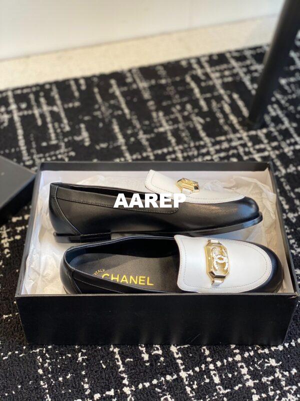 Replica Chanel CC Vintage Loafers G45166 26