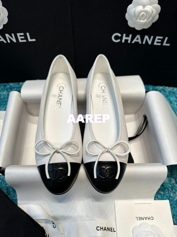 Replica Chanel Classic Lambskin Cap Toe Ballerinas G02819 White Black