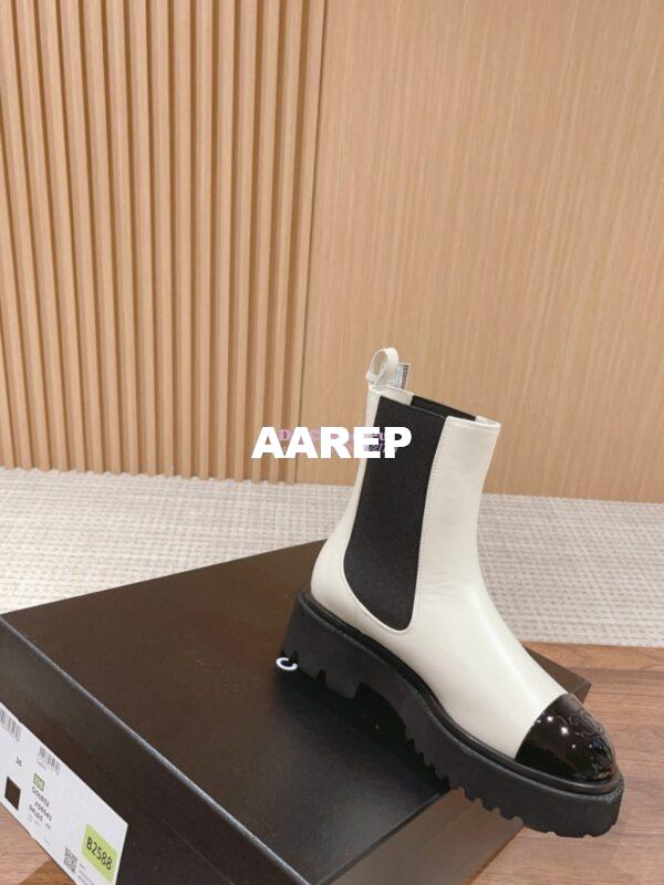 Replica Chanel Ankle Boots in Calfskin with Patent Toe G38218 White 4