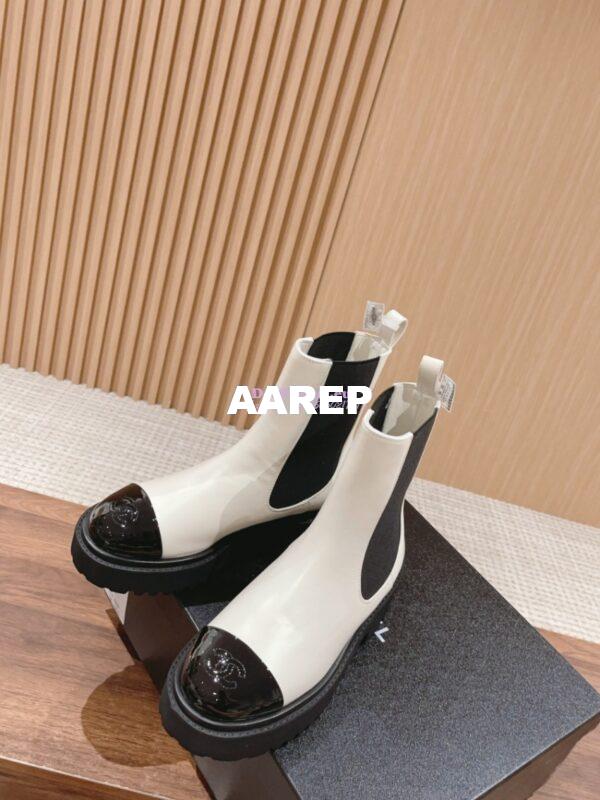 Replica Chanel Ankle Boots in Calfskin with Patent Toe G38218 White 5