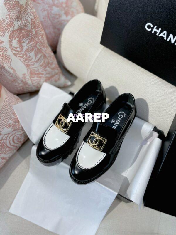 Replica Chanel CC Metal Moccasins in Calfskin G45156 White Black 2