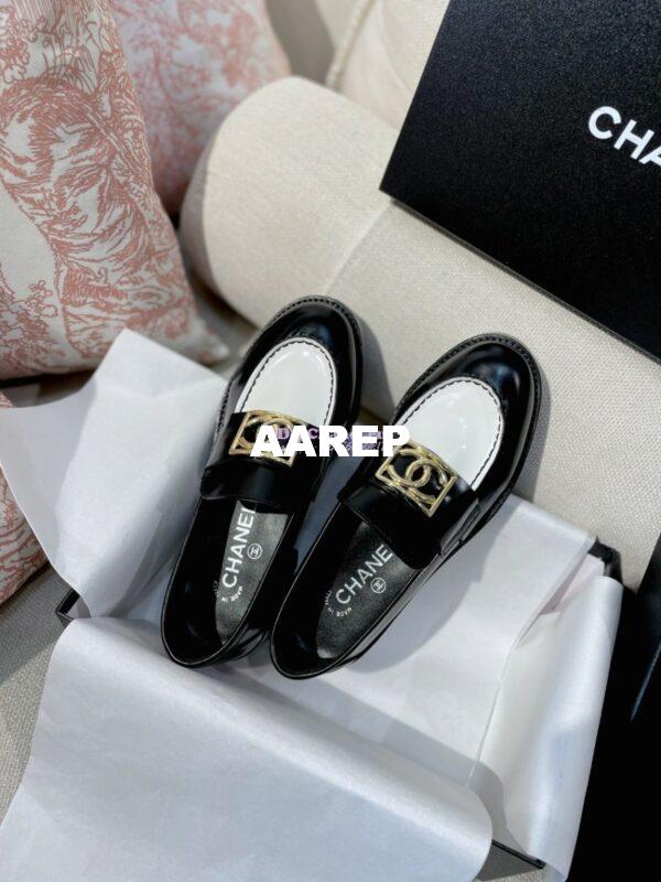 Replica Chanel CC Metal Moccasins in Calfskin G45156 White Black 3