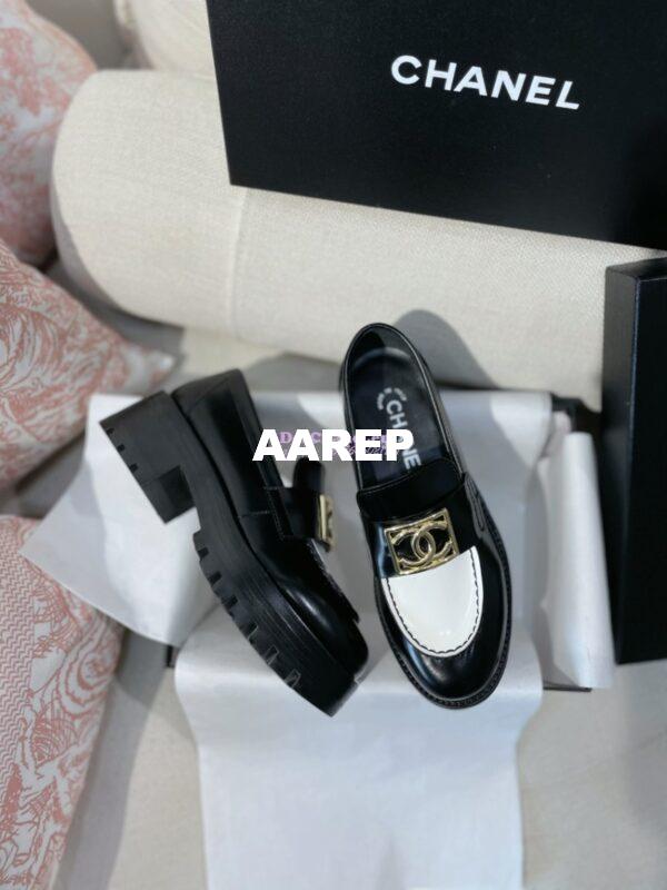 Replica Chanel CC Metal Moccasins in Calfskin G45156 White Black 5